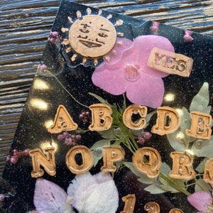 Mini Ouija Board avec de vraies fleurs roses