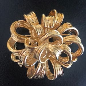 Vintage signed Ciro Ribbon shaped gold tone brooch, bold, shiny brooch, retro jewelry
