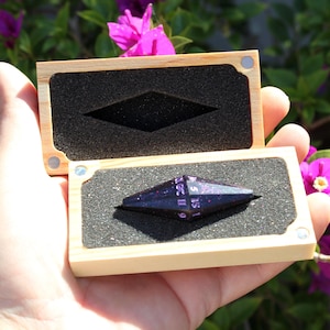 Crystal D20-dobbelstenen – dieppaars | Oversized 70 mm handgemaakte hars, Necromancer RPG-cadeau