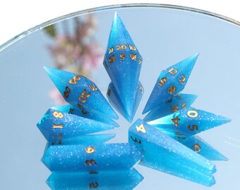 Dadi DnD in cristallo Shard blu perlescente. Frammenti di mana 30