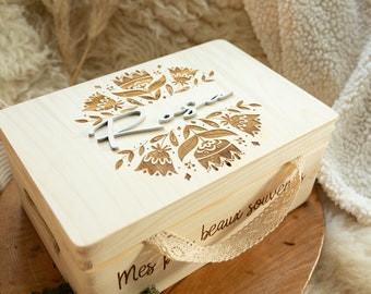 Erinnerungsbox mit Namen 3D und Deikation - Personalisiertes Geschenk für Geburt - Erinnerungskiste Erinnerungsgeschenk Neugeborene, Taufe