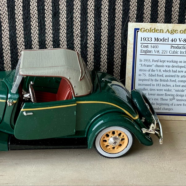 Vintage National Motor Museum Mint 1933 Ford Model 40 V-8 Deluxe Roadster 1:32 Scale