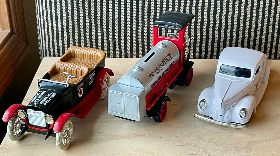 Texaco Vehicles Diecast Texaco Vehicles - #14 Maxwell Touring Car, #12 1910 Mack Tanker ...