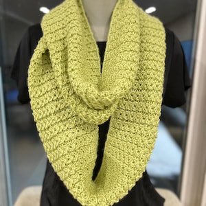 Crochet Infinity Scarf, Women Winter Scarf, Soft Womens Scarf, Warm Cozy Fashion Scarf, Infinity scarf | Color Options Available