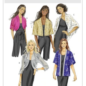 Peut inclure: Un patron de couture Butterick B5529 présentant des illustrations de femmes portant des boléros et des robes. Les vestes sont roses, dorées, blanches, argentées et bleues, avec différentes longueurs de manches et motifs. Les robes sont noires.