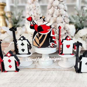 Queen of hearts self-standing wood decor, Playing Card Soldiers and Alice in Wonderland