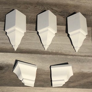 Crown Molding Corners for 2 5/8” transition. 5 piece set, 3 insides 2 low Profile Returns