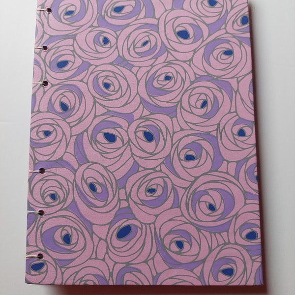 Carnet A5, papier traditionnel japonais, washi, roses roses et bleues reliure souple fil de lin cirée crême, cahiers cousus