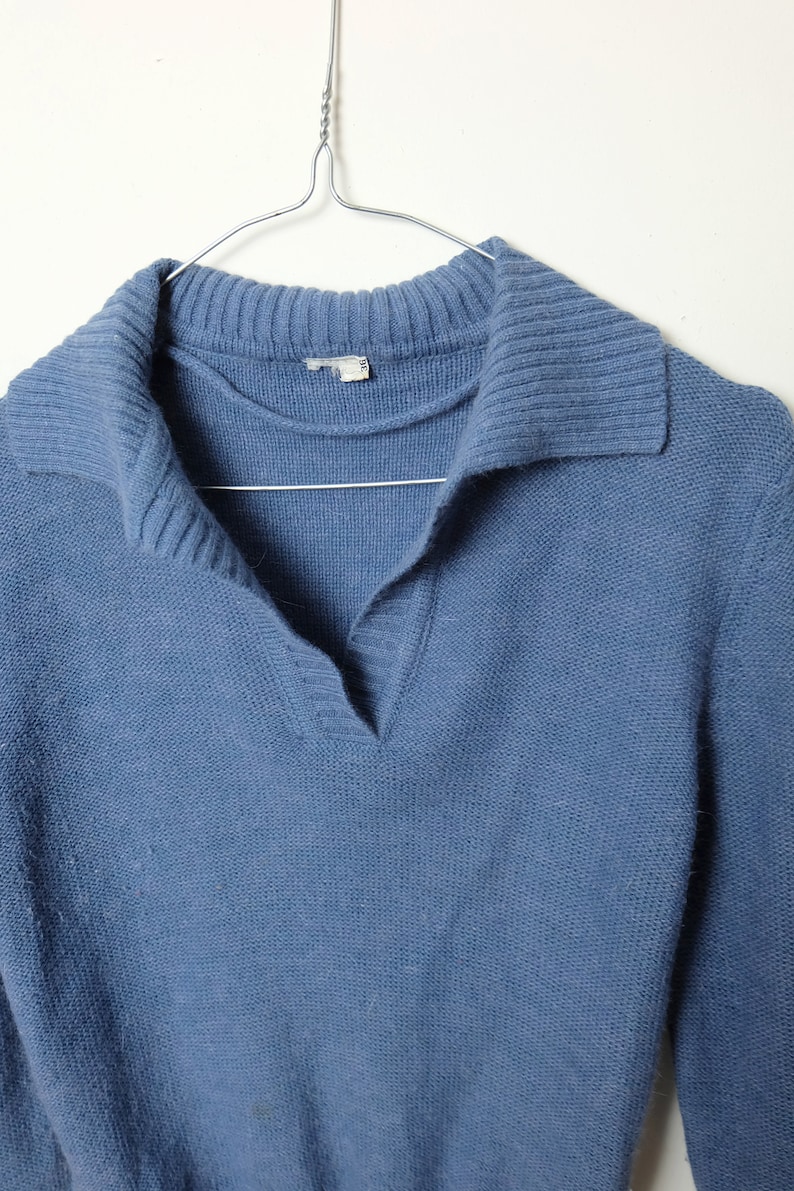 1970s vintage blue knitted v-neck jumper with collar Small size Seventies Boho Bohemian