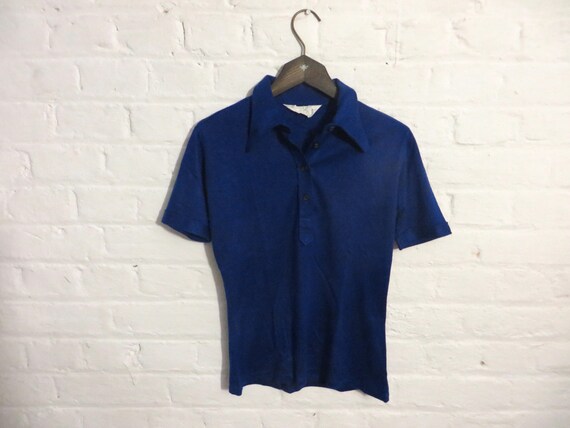 1970s vintage bright navy blue short-sleeve t-shir