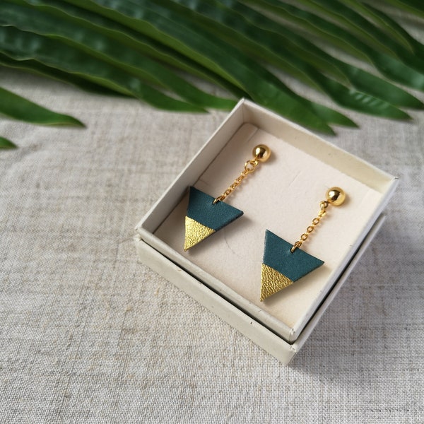 Boucles d'oreilles pendantes triangle bleu canard et doré en cuir recyclé - graphique - plaqué or - bijoux femmes - Cadeau reveillon noel