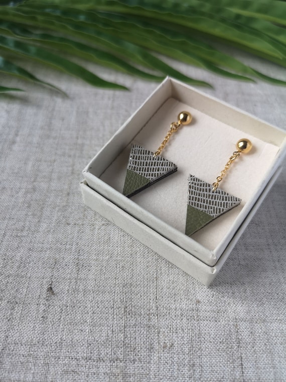 Green and golden leather triangle earrings with gold plated chain - broken miror effect - Gift idea -  Handmade - upcycling - Mother 2025