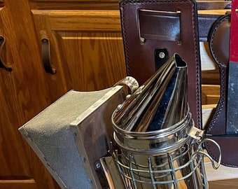 Suporte para fumante de apicultura para cinto de ferramentas de apicultor, trabalho de apiário, Amish feito à mão, grão integral. Fabricado nos EUA