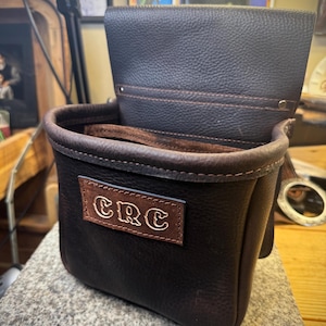 Ręcznie robiona skórzana sakwa na łuski, spersonalizowana torba strzelecka na strzelbę, pełne ziarno, wyprodukowana w USA