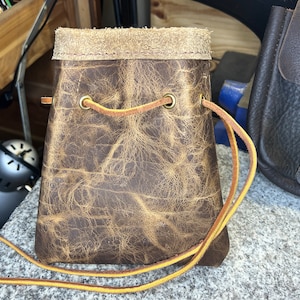 Borsa con cordoncino in pelle di bufalo - Pelle pieno fiore vintage marrone - Custodia con cordoncino fatta a mano - Prodotto negli Stati Uniti