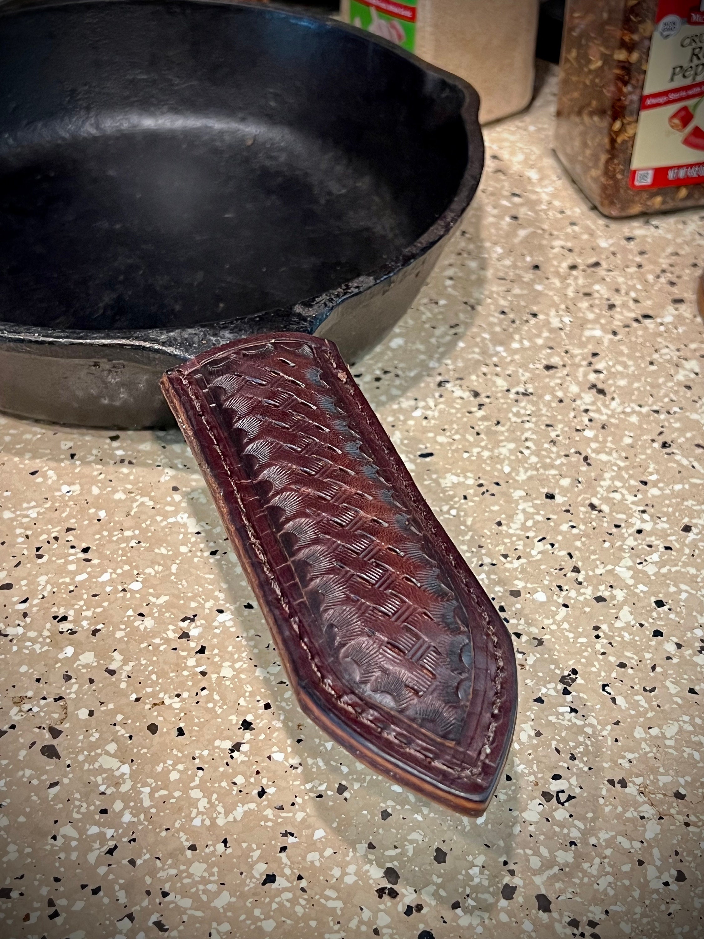 Custom Leather Cast-Iron Pan Holder – Mapleton Road