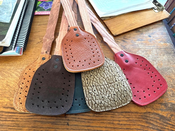Tapette à mouches en cuir, tapette à mouches amish, cadeau pour homme, cadeau de pendaison de crémaillère, bas de Noël - cuir à vie - France