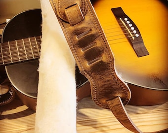 Correa de guitarra acolchada de cuero, cuero de grano completo, acolchado personalizado de lana auténtica, envío gratuito, personalizada, hecha a mano por Amish, hecha en EE. UU.