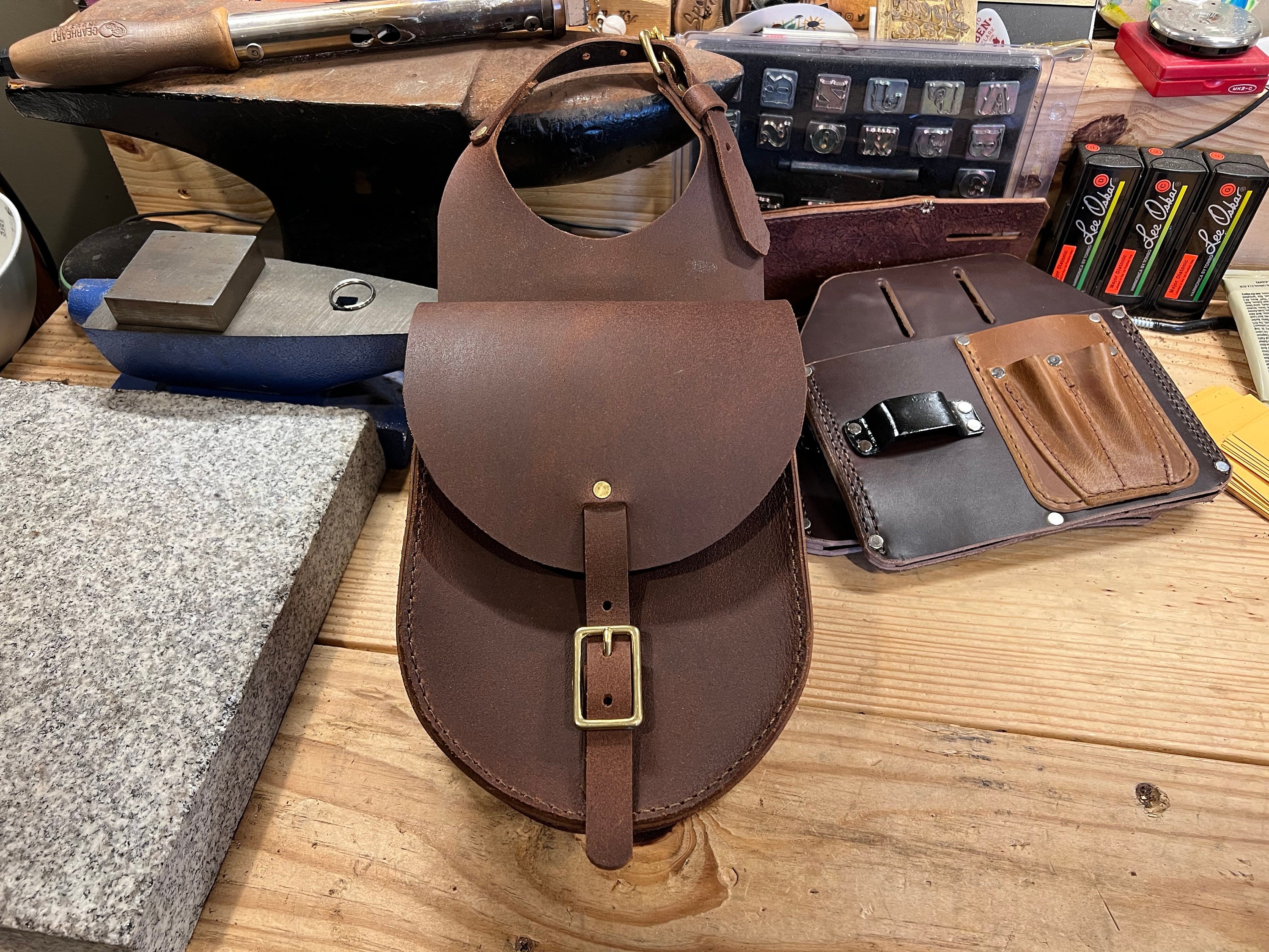 Cashel® Medium Horn Saddle Bag | Schneiders