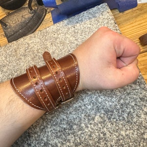 Leather Weightlifting Wrist Wraps Set of 2, Weightlifter Wrist Brace, Heavy Duty Straps. Handmade Full Grain Bridle Leather, Made in USA