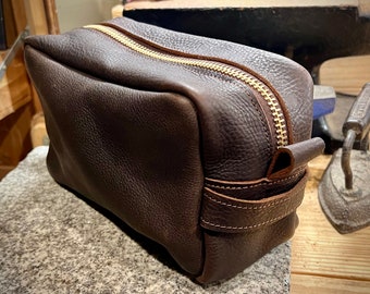 Leather Toiletry Bag, Dopp Kit in Buffalo Leather, Bison Deluxe
