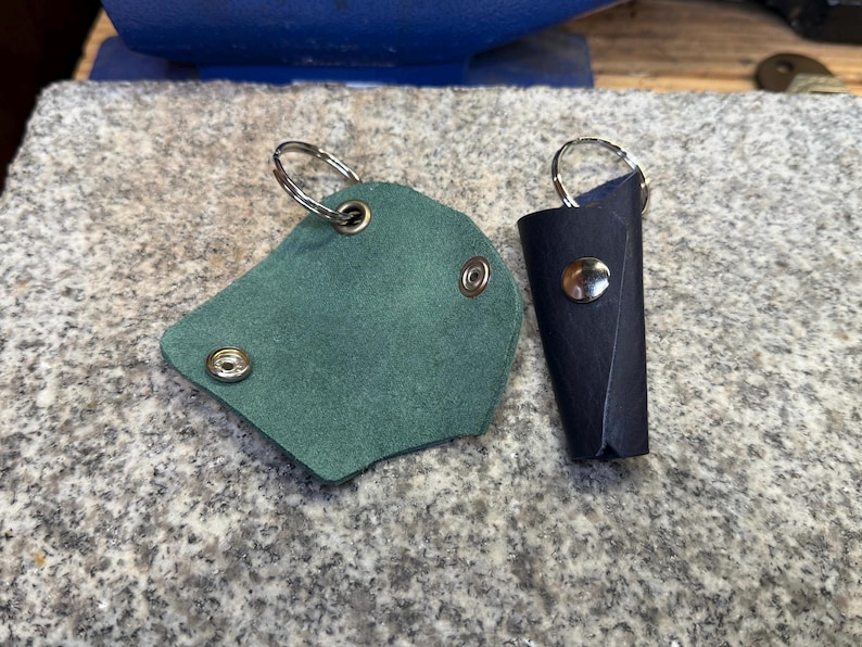 Schlüsselhalter aus Leder, handgefertigter Schlüsselhalter aus Leder, hergestellt in den USA Bild 7