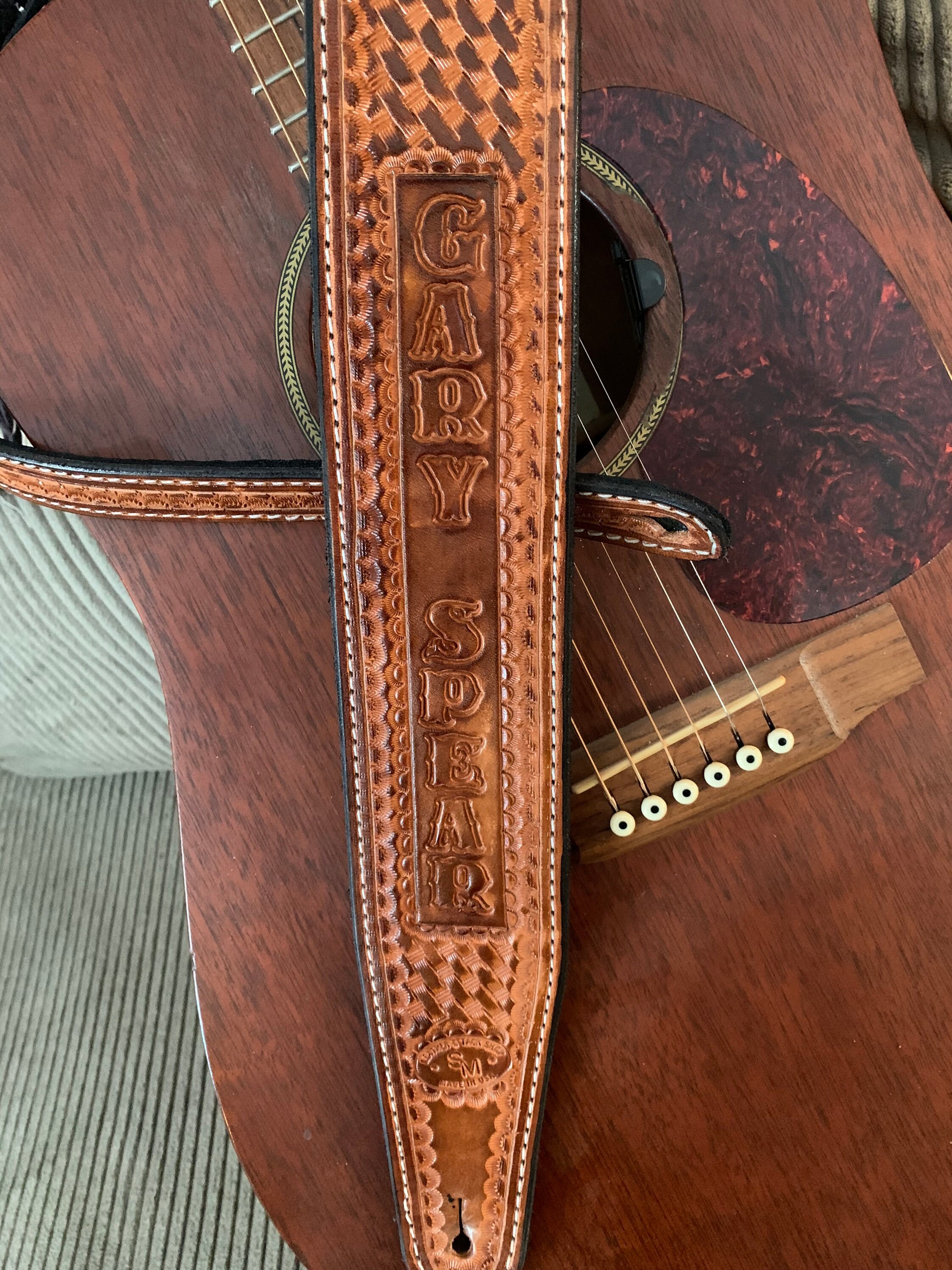 V 12 leather straps
