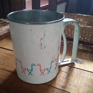 Vintage Androck Flour Sifter Baking Cooking Utensils Hand Held Sifter Duck Design