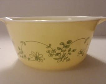 Vintage Shenandoah Yellow Pyrex Bowl Casserole dish bakeware ovenware with Green Flowers 1.5Q item 474-B