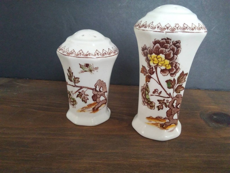 Vintage Salt and Pepper Shakers Masons Manchu England Salt and Etsy