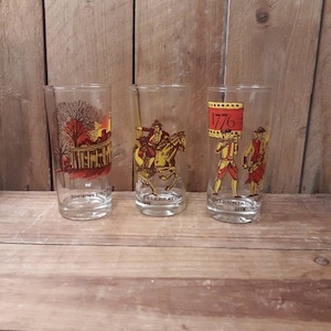 Set of 3 Bicentennial Glasses 1776 - 1976 Historical Drinking Glass