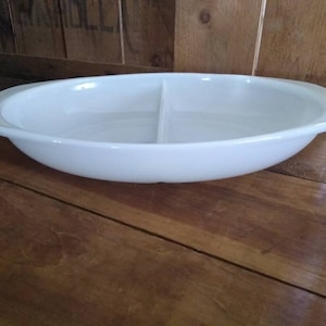 Vintage White Oval Milk Glass Pyrex Podzielone naczynie do zapiekania Naczynia do pieczenia Naczynia do piekarnika 1.5Q 1063 Pyrex
