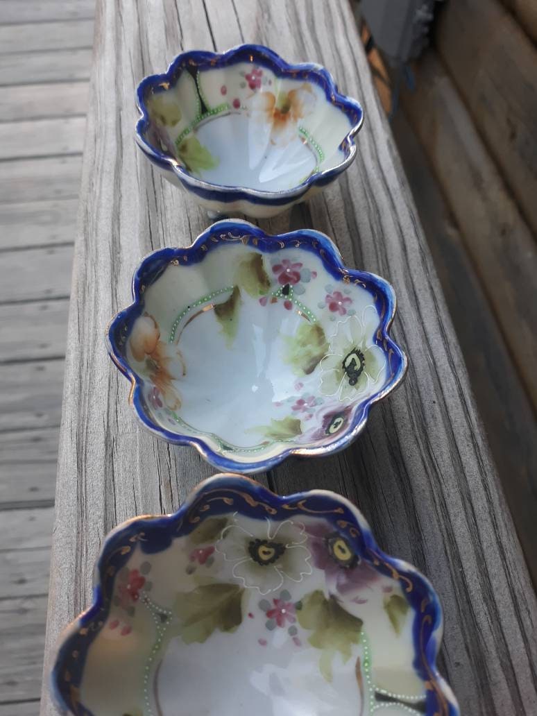 IKI-566 英国アンティーク コバルトブルー ガラス フルーツボール Two Vintage Cobalt Blue Roly Poly Glass Pitchers Jugs Indigo