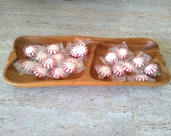 Cuenco dividido de madera de vaina de mono tallado a mano: plato para aperitivos y baratijas