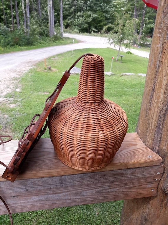 Wicker on sale lamp vintage