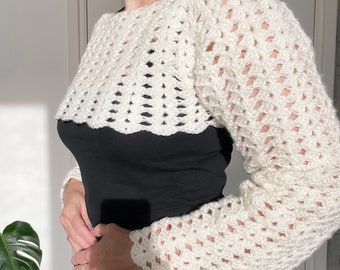 Häkelmuster Blumen-Crop-Top mit langen ausgestellten Ärmeln | Netzpullover | Bolero | zucken