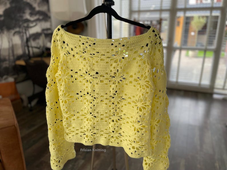 Jersey de crochet con flores, top corto y mangas largas acampanadas | Patrón de crochet | Suéter de malla | Bolero | Bolero imagen 5