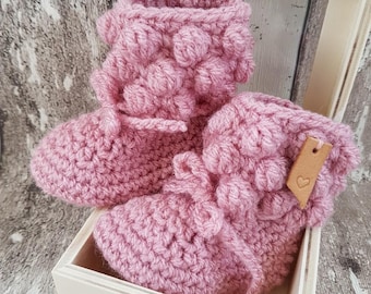 Modèle de chaussons au crochet // chaussures pour bébé // bottes