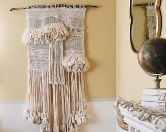 Großer Makramee Wandbehang: Boho Wandteppich, Textil-Kunst (23 x 55 cm)