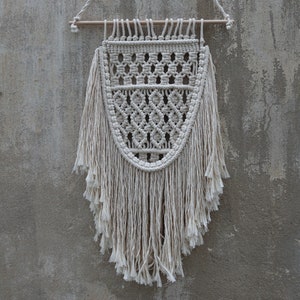 Boho Macrame Wall Hanging: Woven Cotton Tapestry, Living Room Decor