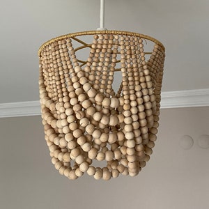 Lustre en perles de bois, lustre en perles de bois, décoration de plafond image 1