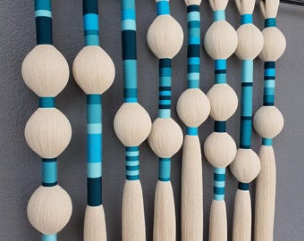 Adorno de pared de macramé con forma de bola para sala de estar: Borlas coloridas envueltas