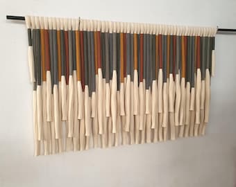 Arte de fibra terrosa - Gran colgante de pared de macramé multicolor de 30'' de altura