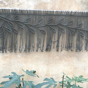 Cortina de macramê com folhas - decoração de janela boho