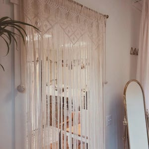 Cortina de cuentas, cortinas de macramé para puerta, decoración bohemia para el hogar. imagen 10
