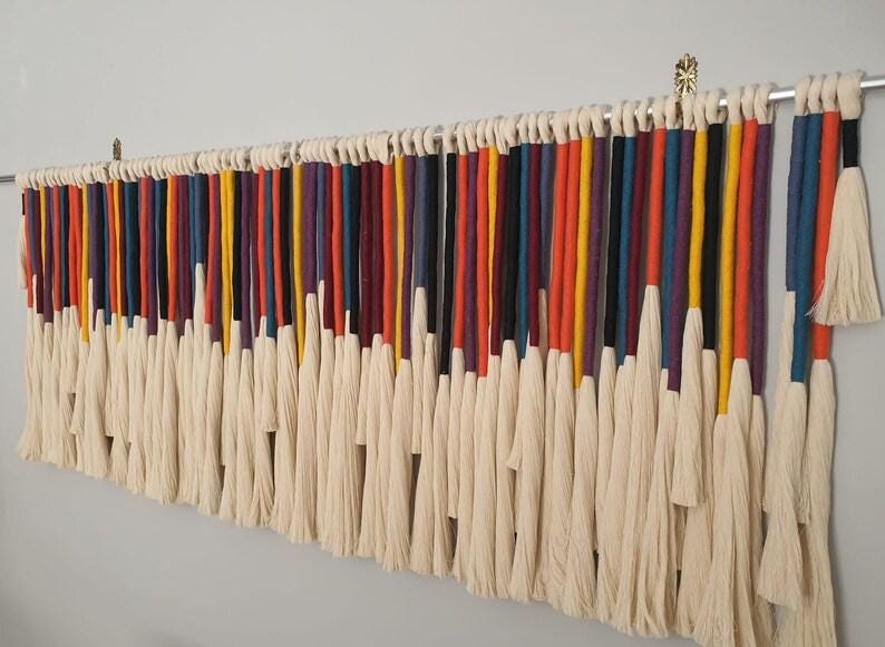 Tapiz de macramé para pared, decoración colorida para el hogar. imagen 17