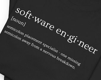 ソフトウェアエンジニアの面白い定義ユニセックスヘビーコットンTシャツ、プログラマーギフトシャツ、コンピューターサイエンスギフトトップ、ITプロフェッショナルTシャツ、テック