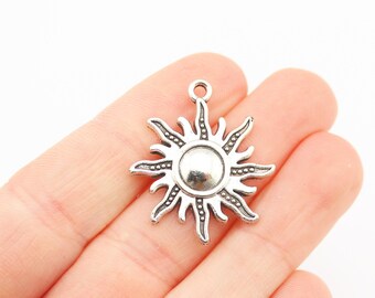 925 Sterling Silver Sun Open-back Charm Pendant 28mm x 22mm 925 Sterling Silver Sun Open-back Charm Pendant 28mm x 22mm