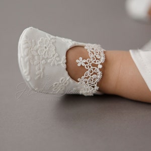 Baby Baptism shoes, christening booties, lace baby shoes, shoes for christening, crib shoes, Lace shoes for baby girl