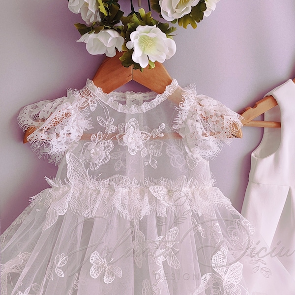 Robe de baptême papillon, robe de baptême pour bébé fille, tenue de baptême avec papillons, robe de baptême en dentelle et tulle